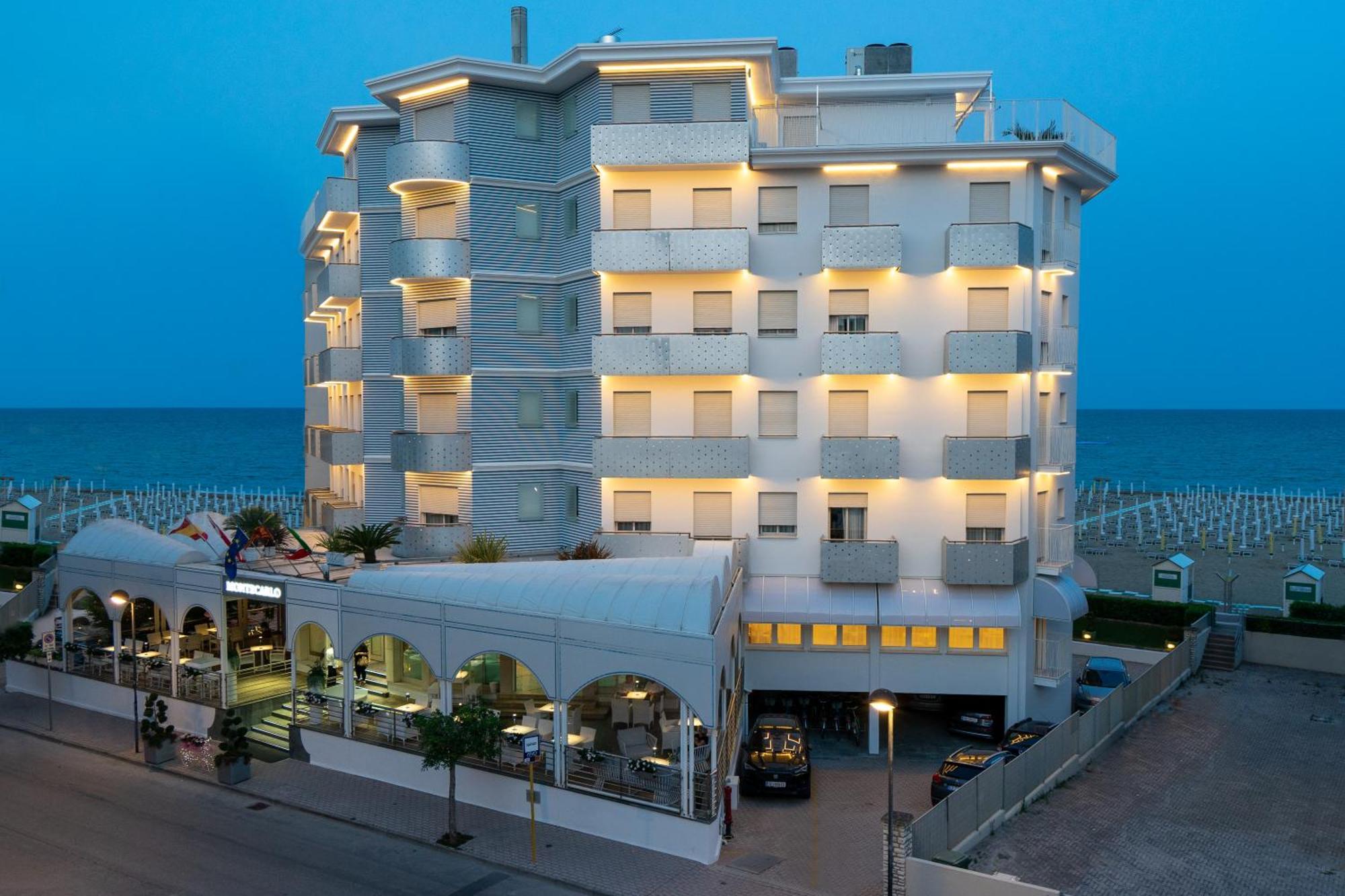 Hotel Montecarlo 3 Stelle Superior Caorle Exterior photo